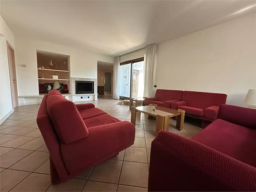 Immagine 8 di Villa in vendita  a Parabiago