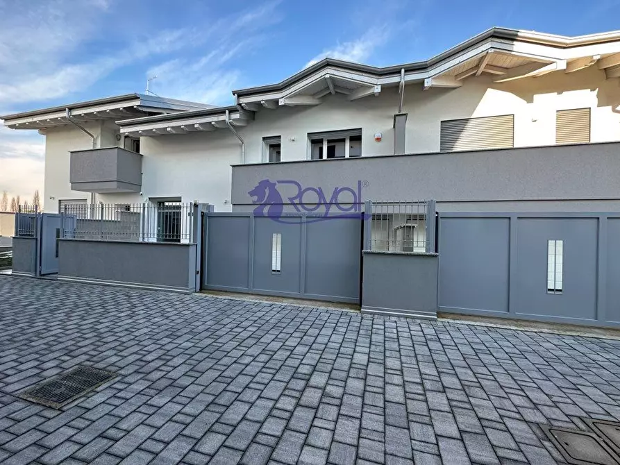 Immagine 4 di Villa in vendita  a Parabiago