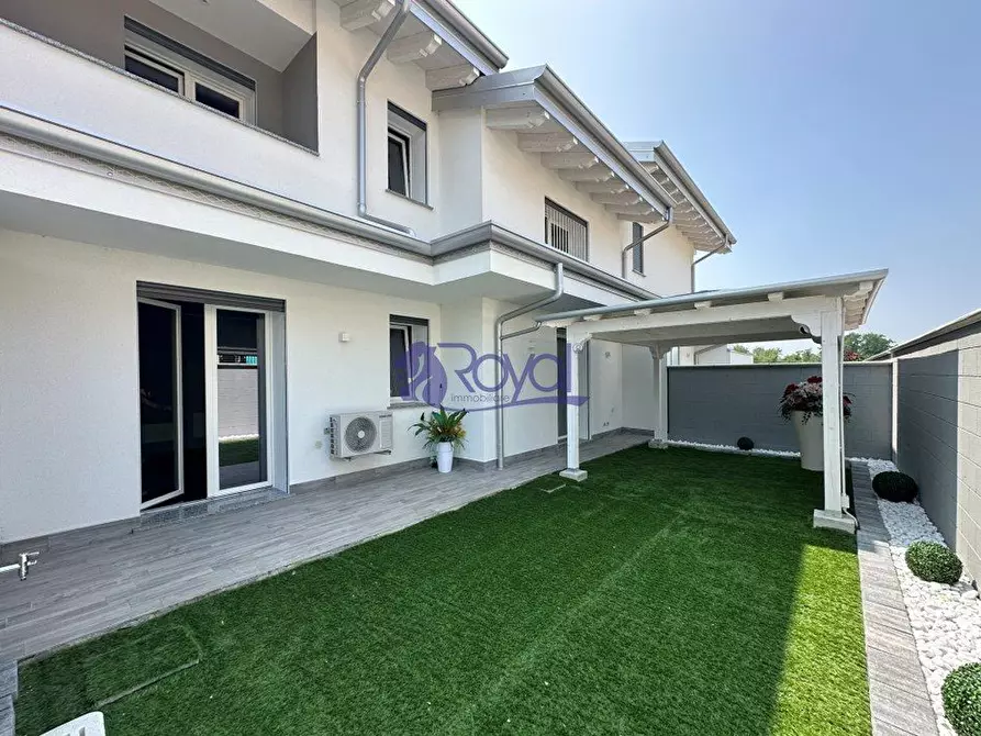 Immagine 7 di Villa in vendita  a Parabiago