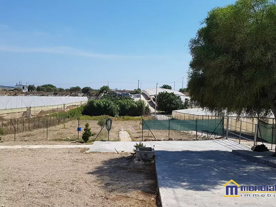 Immagine 2 di Villa in vendita  a Pachino