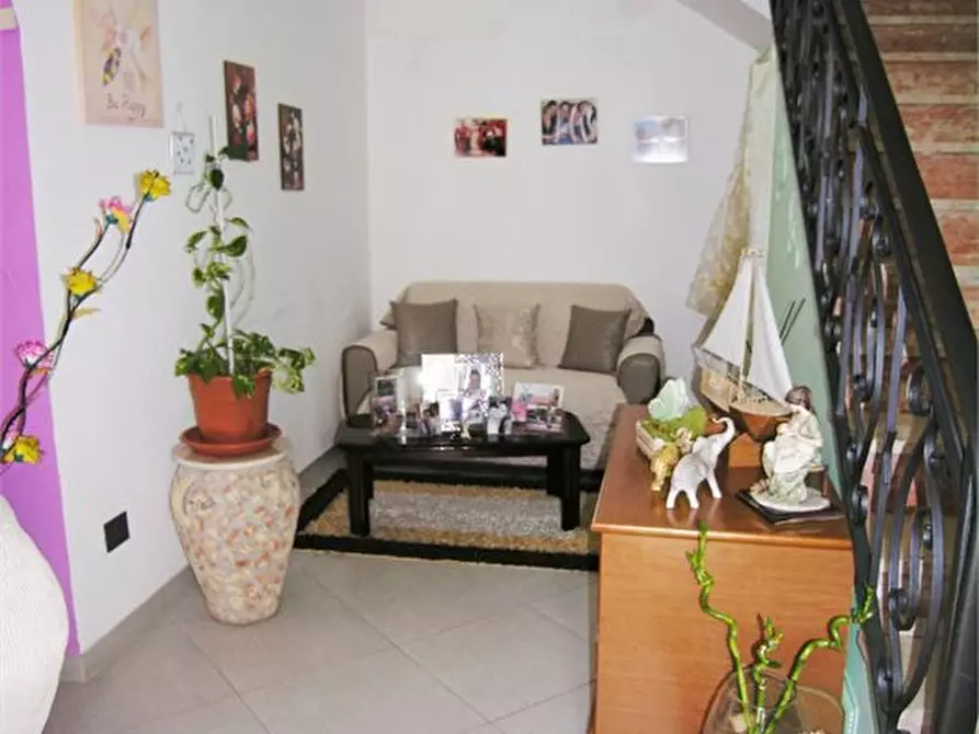 Immagine 2 di Casa indipendente in vendita  a Pachino