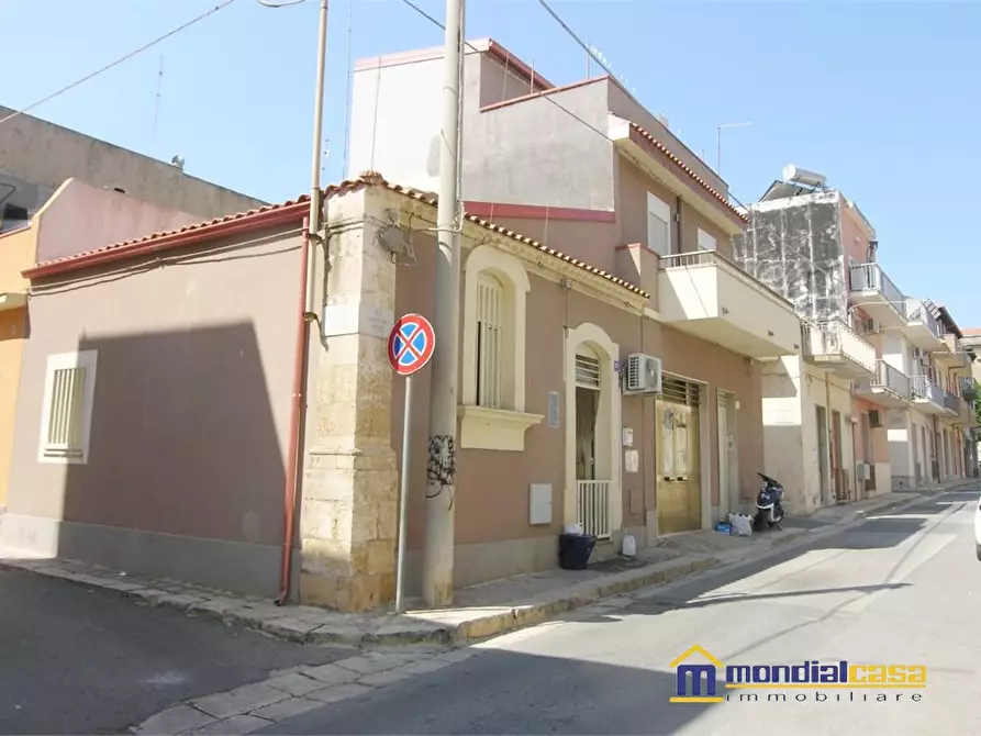 Immagine 10 di Casa indipendente in vendita  a Pachino