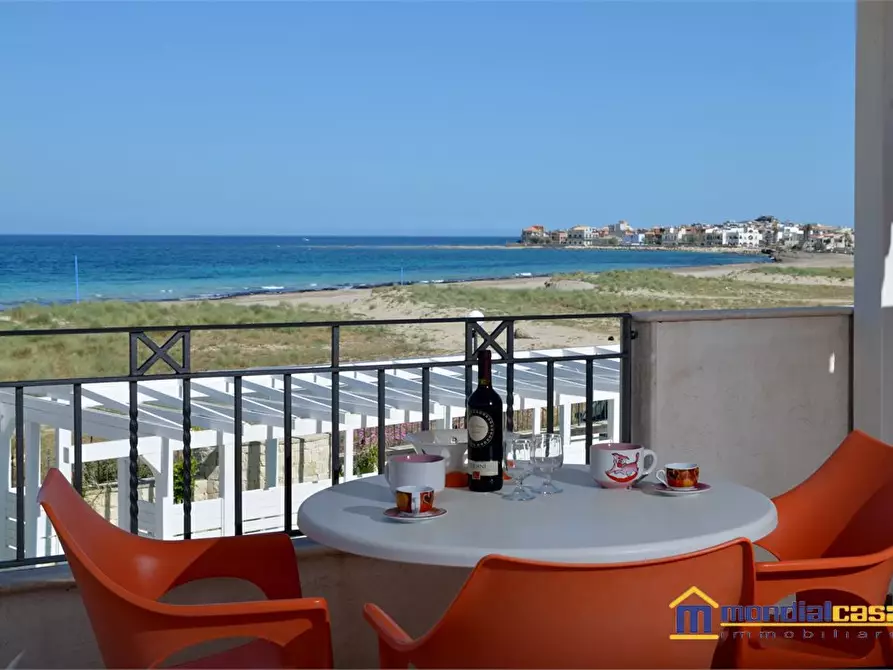 Immagine 1 di Villa in vendita  sn a Noto