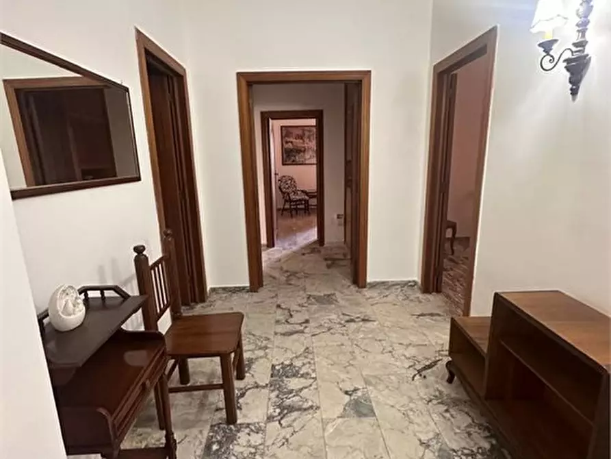 Immagine 9 di Appartamento in affitto  a Melito Di Porto Salvo