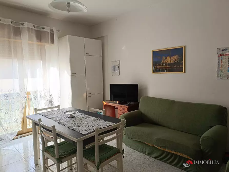 Immagine 2 di Appartamento in affitto  a Melito Di Porto Salvo