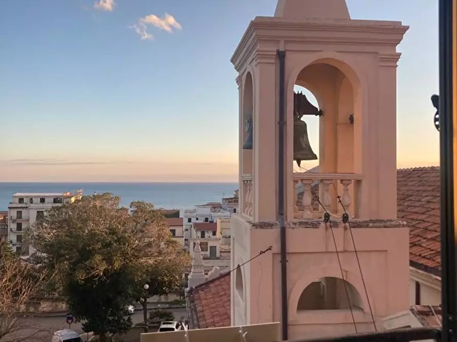 Immagine 1 di Palazzo in vendita  a Melito Di Porto Salvo