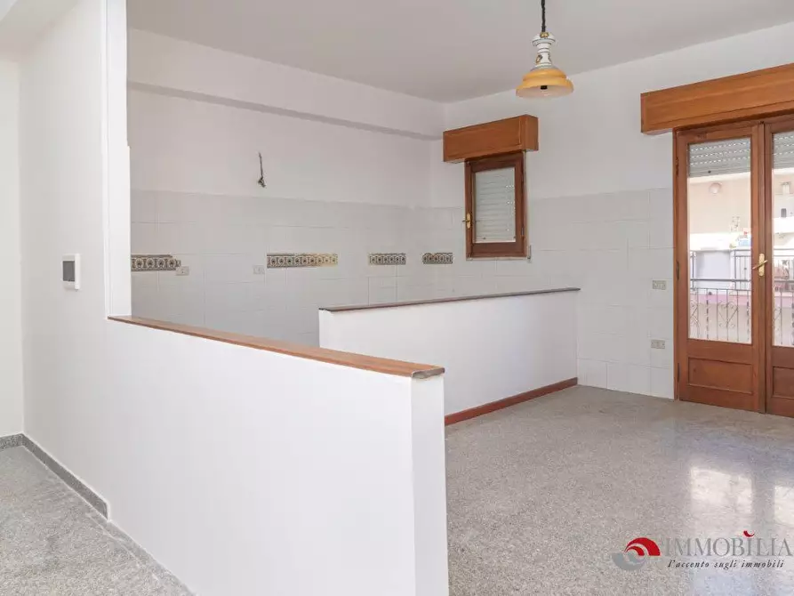 Immagine 4 di Palazzo in vendita  a Melito Di Porto Salvo