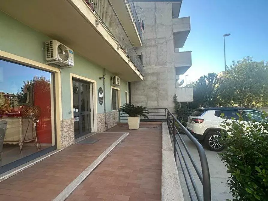 Immagine 1 di Negozio in vendita  a Melito Di Porto Salvo