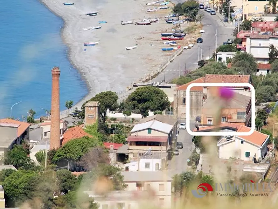 Immagine 4 di Palazzo in vendita  a Bova Marina