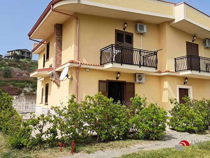 Immagine 5 di Villa in vendita  a Bova Marina