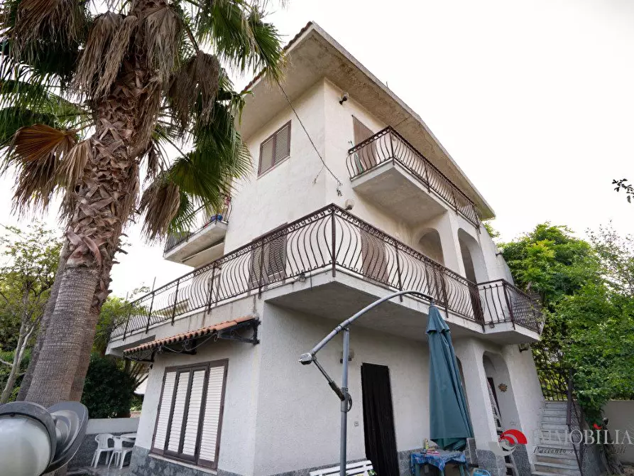 Immagine 1 di Villa in vendita  a Melito Di Porto Salvo