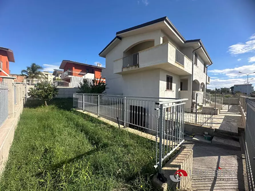 Immagine 1 di Villa in vendita  a Melito Di Porto Salvo