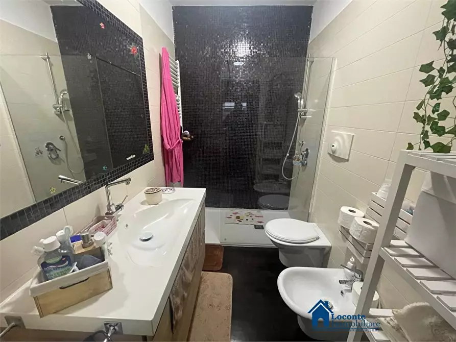 Immagine 10 di Appartamento in vendita  a Casamassima