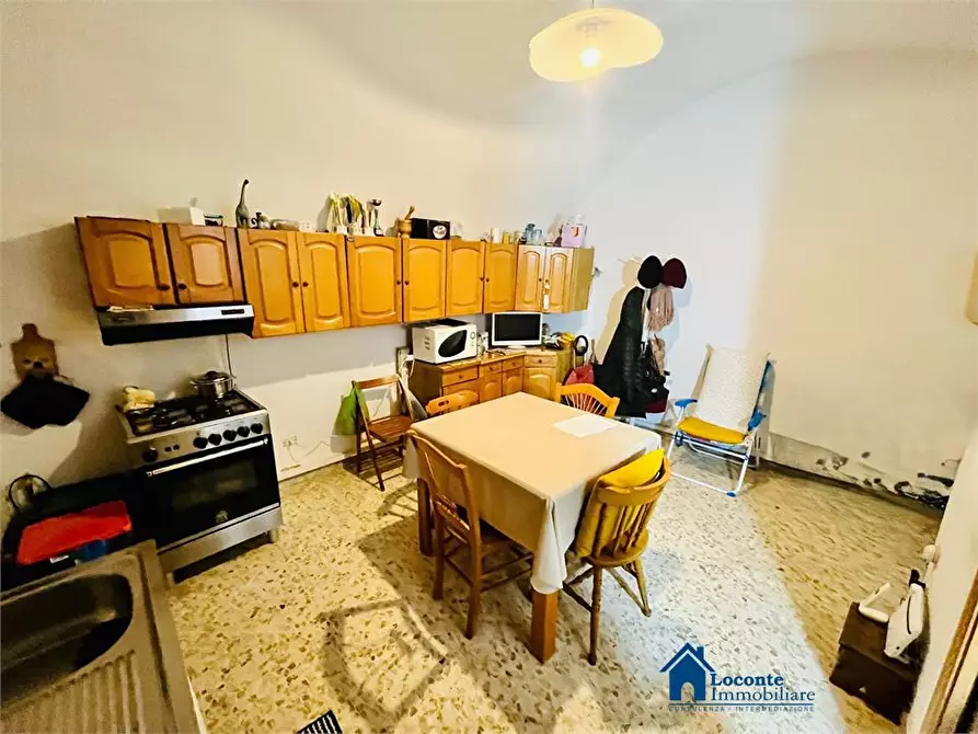 Immagine 3 di Casa indipendente in vendita  a Capurso