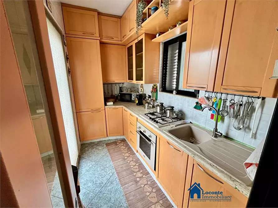 Immagine 6 di Casa indipendente in vendita  a Capurso