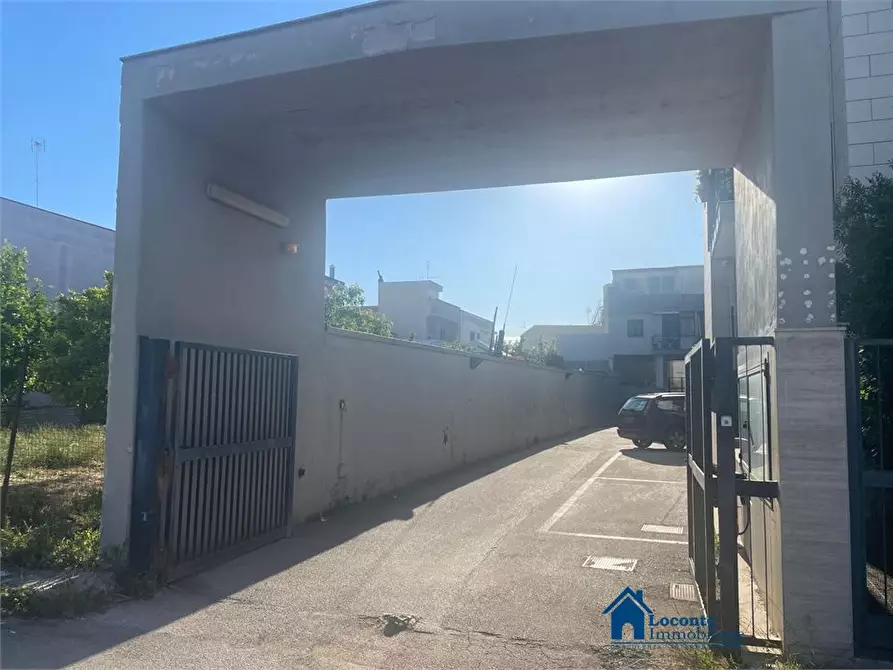 Immagine 2 di Magazzino in vendita  a Cellamare