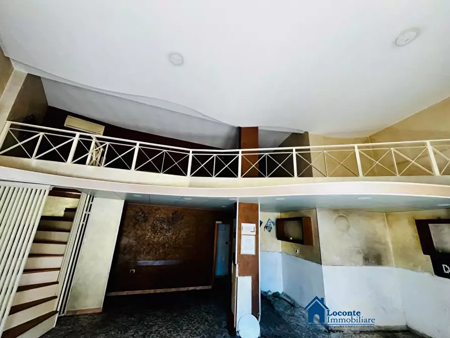 Immagine 7 di Negozio in vendita  a Capurso