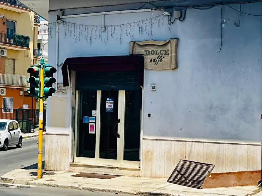 Immagine 8 di Negozio in vendita  a Capurso