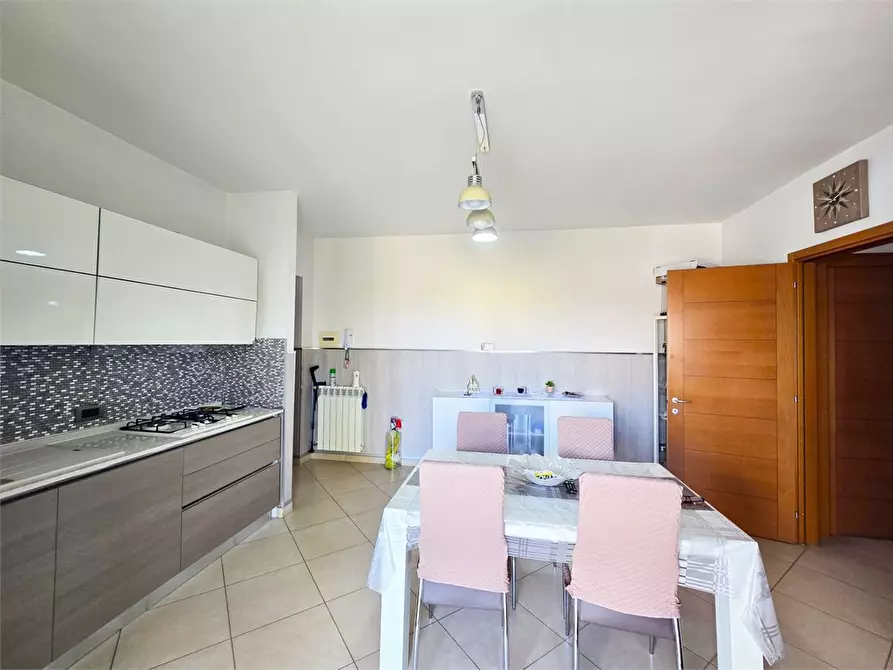 Immagine 10 di Appartamento in vendita  99 a Mugnano Di Napoli