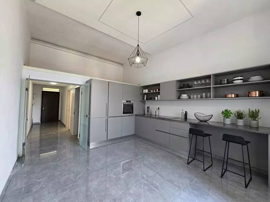Immagine 1 di Appartamento in vendita  a Napoli