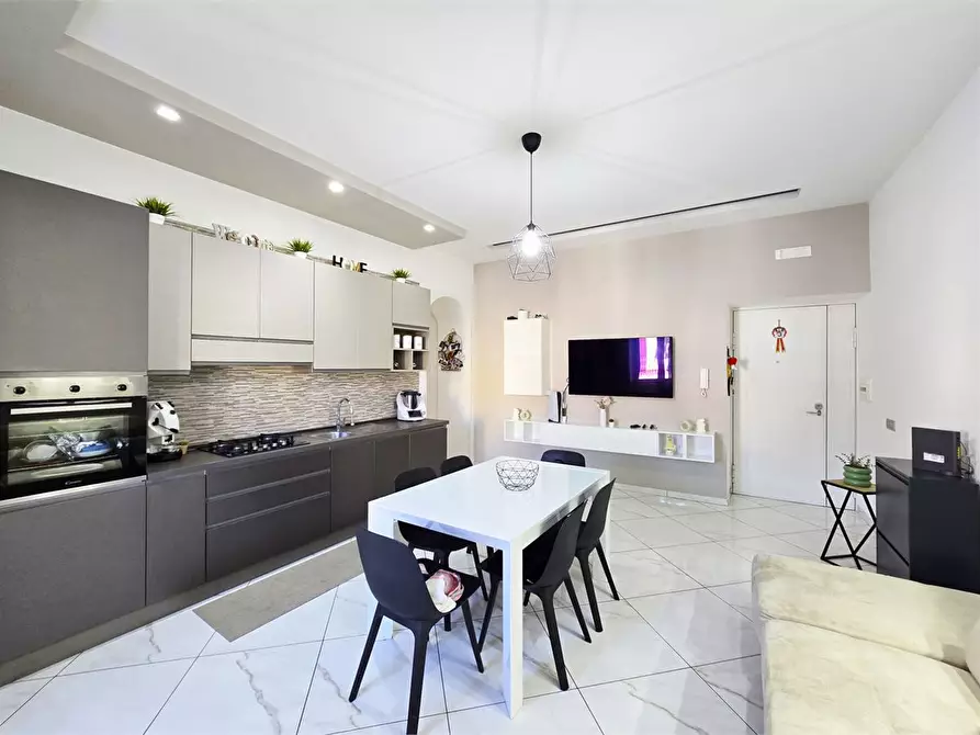 Immagine 2 di Appartamento in vendita  a Napoli