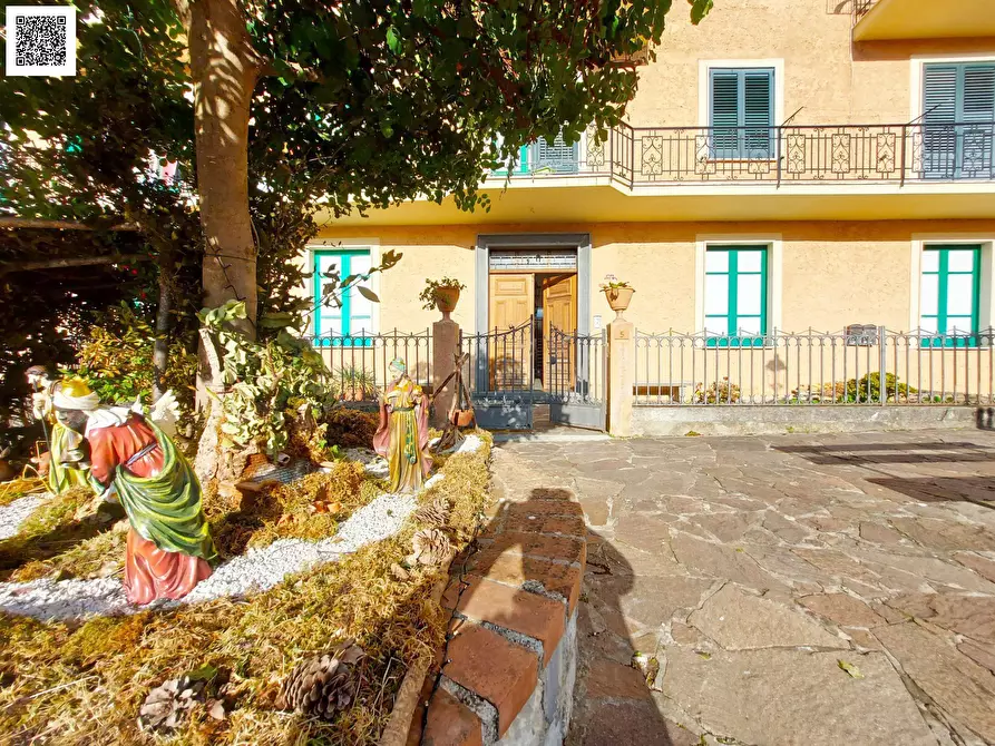 Immagine 3 di Palazzo in vendita  2 a Camerota