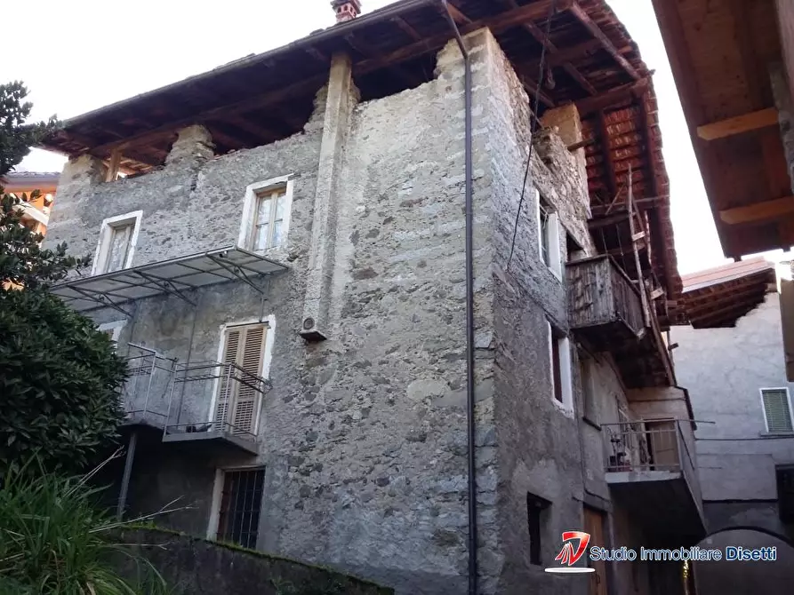 Immagine 1 di Villa in vendita  a Sonico