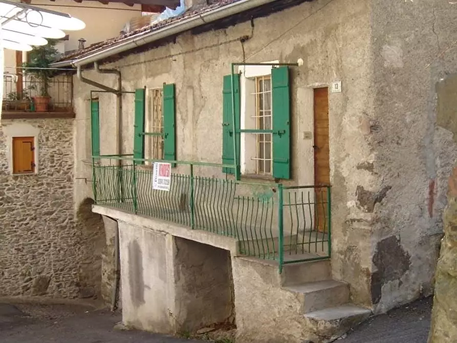 Immagine 1 di Casa semindipendente in vendita  a Edolo