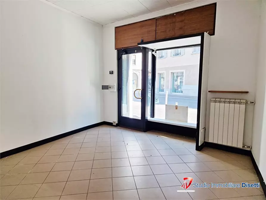 Immagine 3 di Negozio in affitto  20 a Edolo