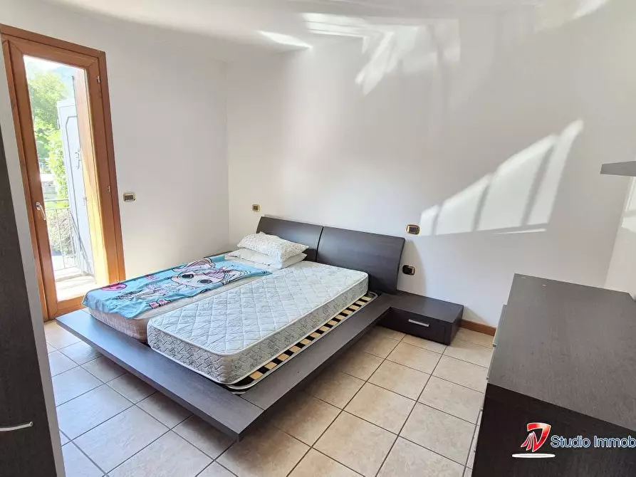 Immagine 4 di Appartamento in vendita  a Breno