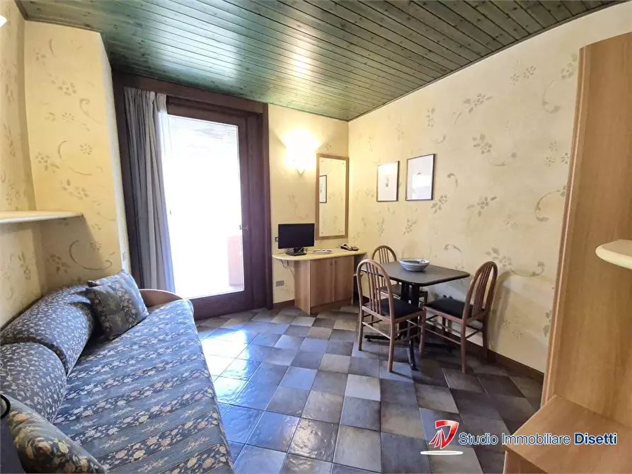 Immagine 9 di Appartamento in vendita  a Ponte Di Legno