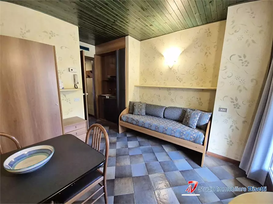 Immagine 10 di Appartamento in vendita  a Ponte Di Legno