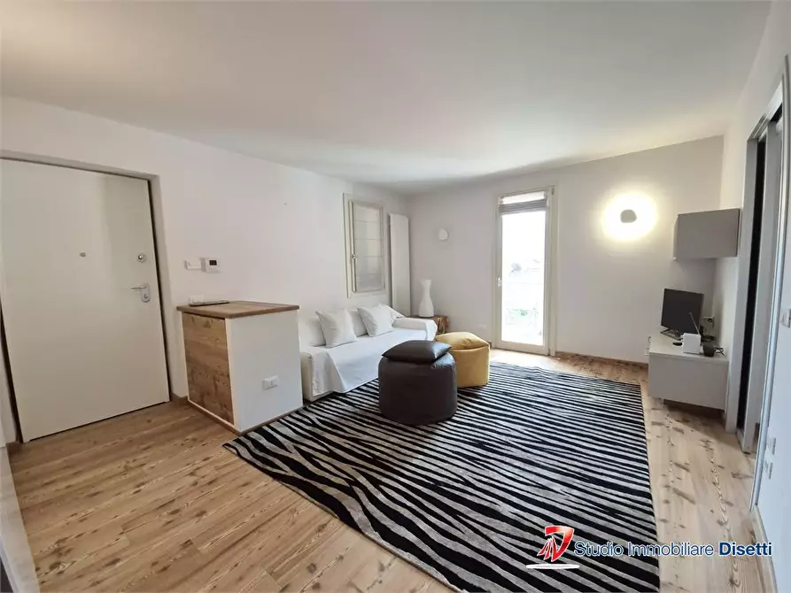 Immagine 1 di Appartamento in vendita  150 a Edolo