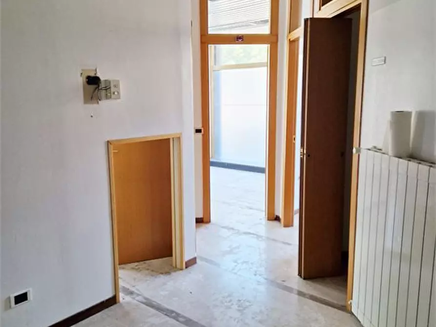 Immagine 10 di Negozio in vendita  78 a Corteno Golgi