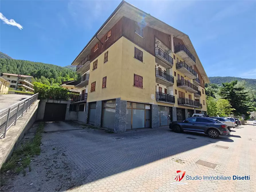 Immagine 1 di Negozio in vendita  78 a Corteno Golgi