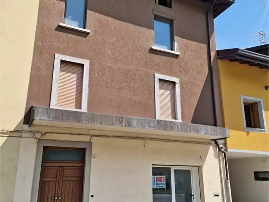 Immagine 2 di Negozio in vendita  2 a Niardo