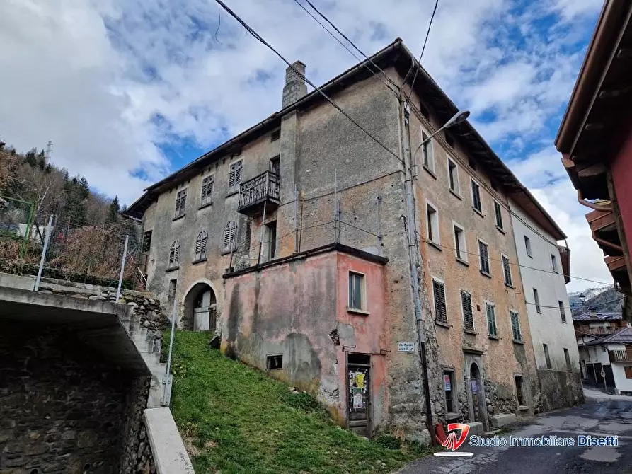Immagine 1 di Rustico / casale in vendita  a Vione