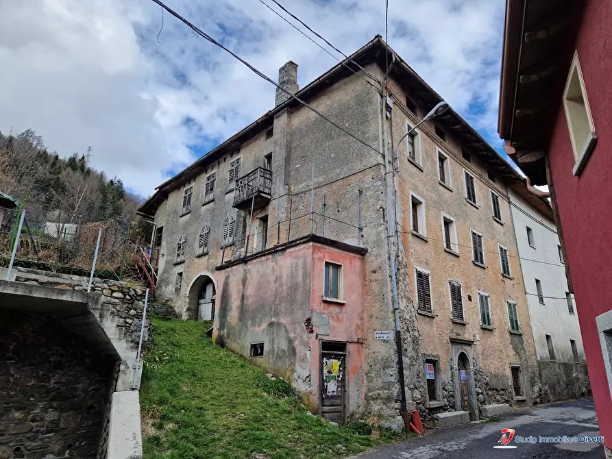 Immagine 2 di Rustico / casale in vendita  a Vione