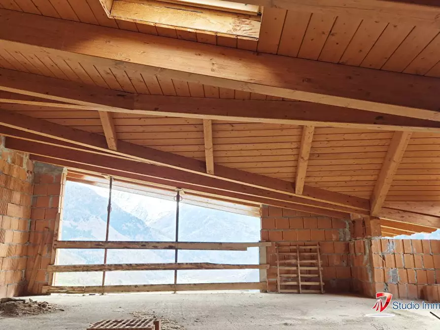 Immagine 9 di Casa semindipendente in vendita  a Edolo