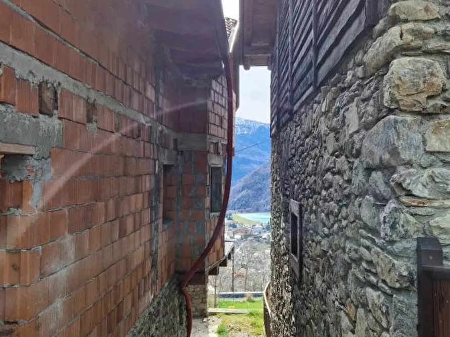 Immagine 10 di Casa semindipendente in vendita  a Edolo