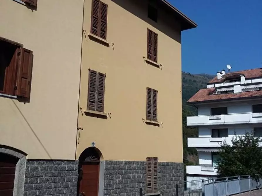 Immagine 2 di Casa semindipendente in vendita  94 a Corteno Golgi