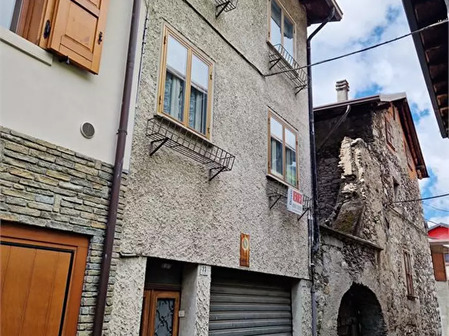 Immagine 1 di Casa semindipendente in vendita  23 a Edolo