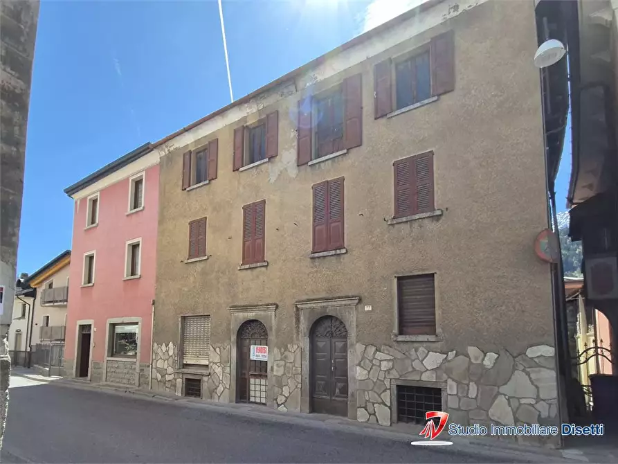 Immagine 1 di Casa semindipendente in vendita  a Vezza D'oglio