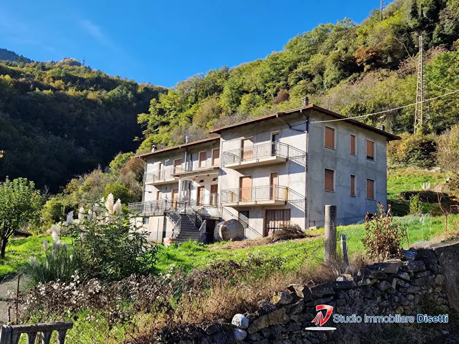Immagine 1 di Villa in vendita  2 a Capo Di Ponte