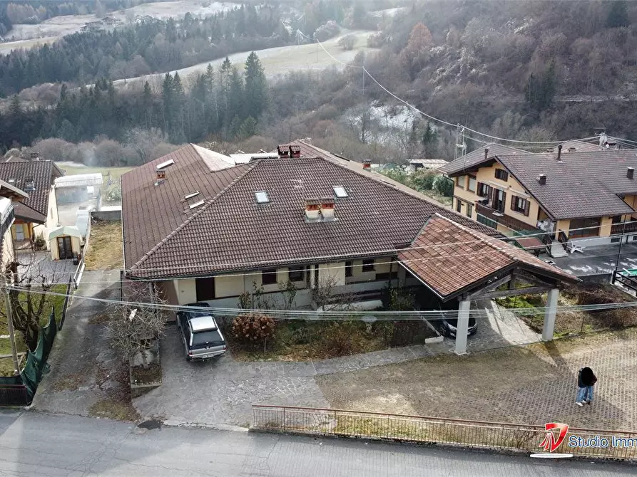 Immagine 4 di Villa in vendita  a Borno