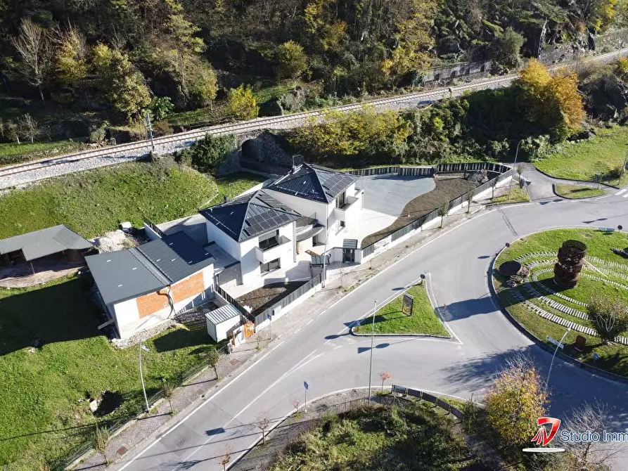 Immagine 3 di Villa in vendita  2 a Capo Di Ponte