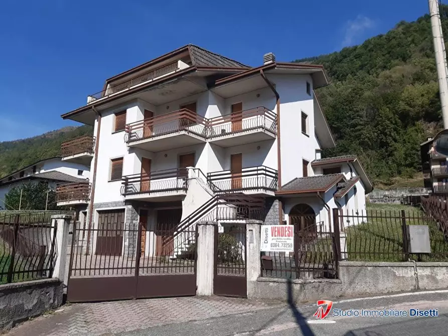 Immagine 1 di Villa in vendita  7 a Corteno Golgi