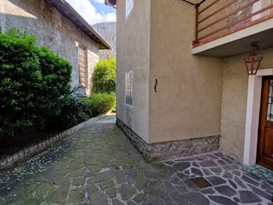 Immagine 2 di Villa in vendita  18 a Sonico
