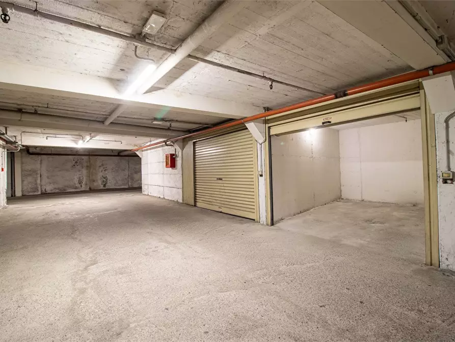 Immagine 4 di Garage in affitto  a Lecco