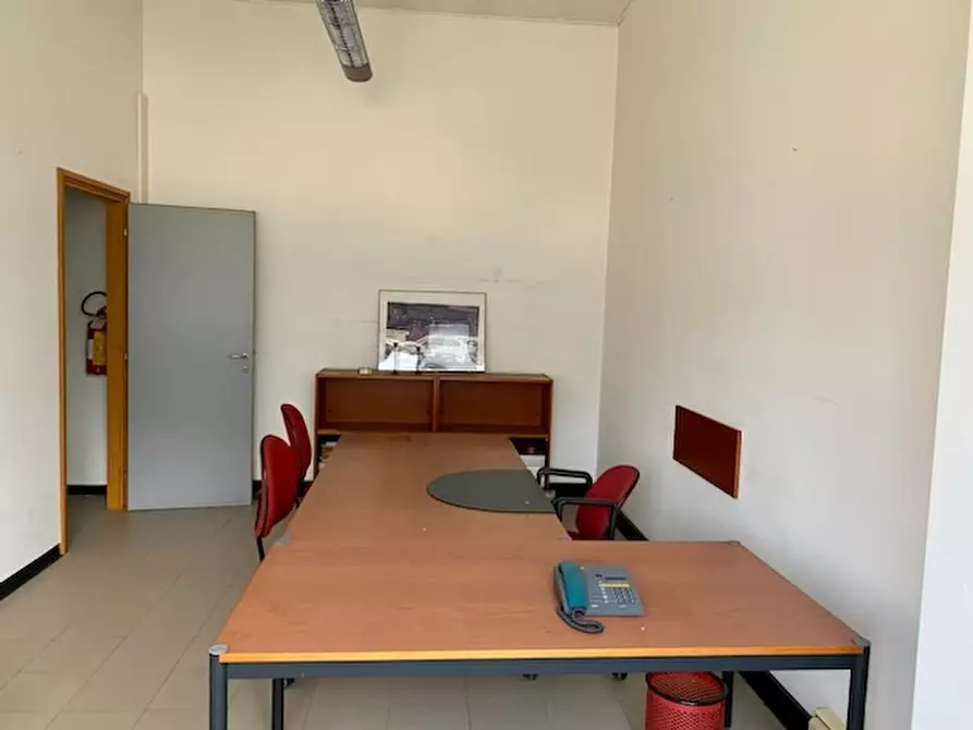 Immagine 7 di Ufficio in affitto  a Lecco